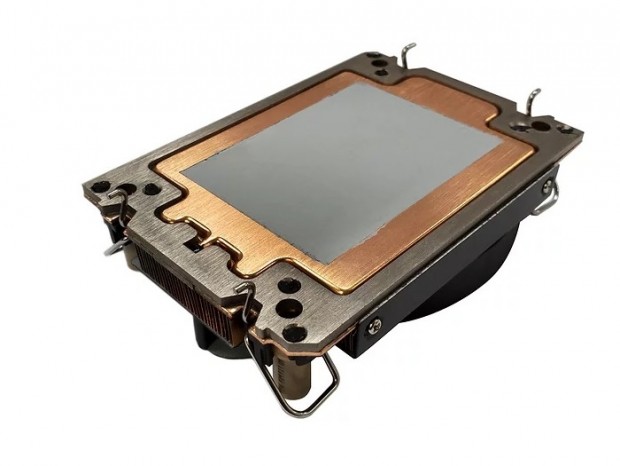 ファン回転率がわかるLEDインジケータ付きLGA4189向け1Uクーラー、Dynatron「N9」