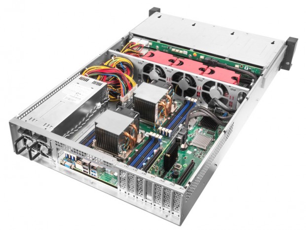 12基のホットスワップベイを搭載する2Uケース、SilverStone「RM22-312」発売