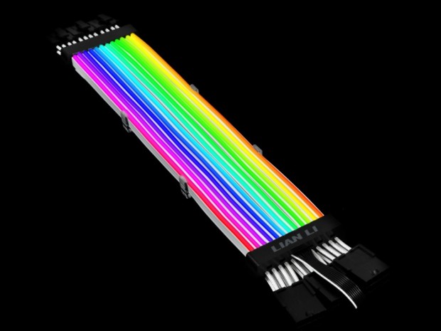 Lian Li、光る延長ケーブル「Strimer Plus」にハイエンドVGA向け8pinx3