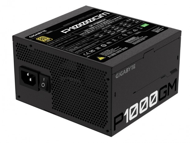 奥行きを140mmに抑えた1,000W GOLD認証電源、GIGABYTE「P1000GM」