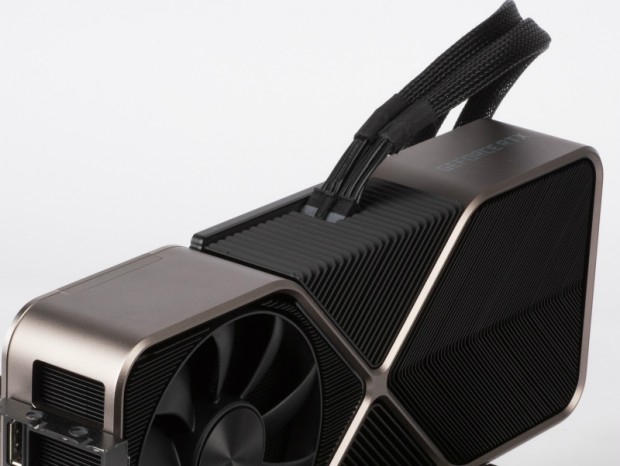 SilverStone、GeForce RTX 30シリーズ向け12pin電源変換ケーブル「PP12-EPS」