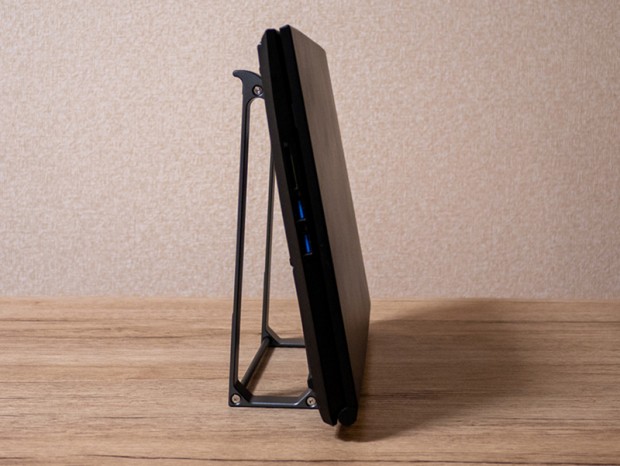 立てかけ収納できるアルミ合金製ノートPC&キーボードスタンドが上海問屋から