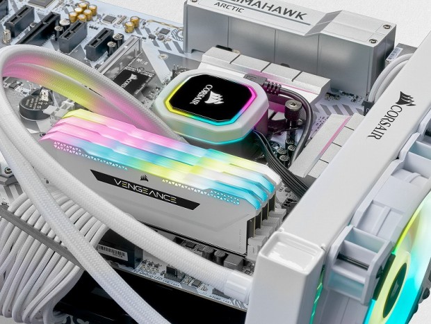 CORSAIR、10ゾーンのARGBを搭載した最大3,600MHz動作の「VENGEANCE RGB