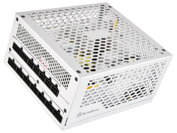 容量700Wのファンレス電源ユニット、SilverStone「NJ700」