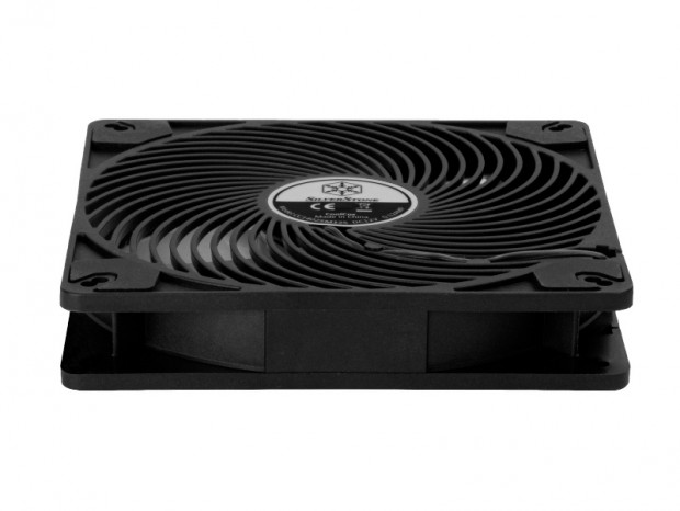 SilverStone、140mm徹甲弾ファン「Air Penetrator 140i」にARGBモデル追加