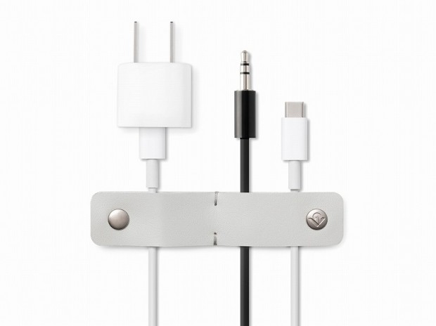 フォーカルポイント、デスク周りのケーブルを美しく片付ける「Twelve South SurfaceSnap」