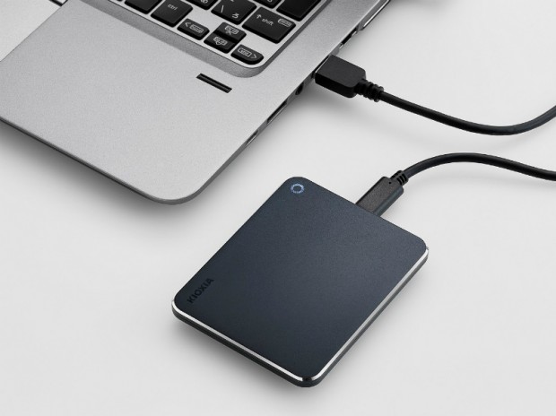 キオクシア、USB3.2 Gen.2対応ポータブルSSD「XS700」の量販店販売開始