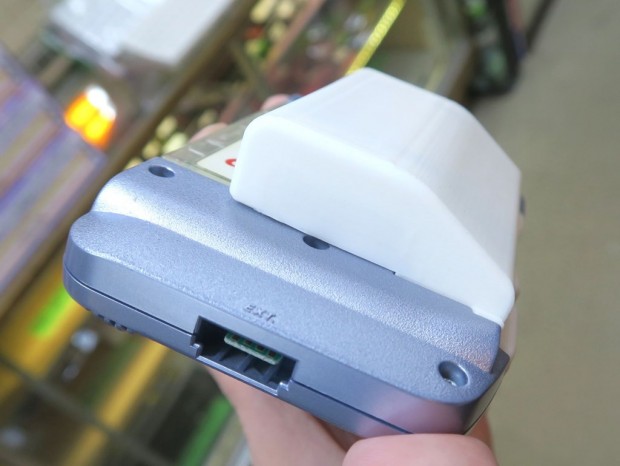 IPS液晶化したワンダースワンカラー向け。3倍の電池が使える「WSColor大容量電池ケース」 - エルミタージュ秋葉原