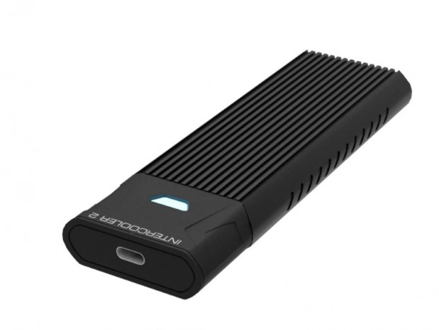 NVMe/SATA両対応のM.2 SSDケース、エアリア「INTERCOOLER 2」