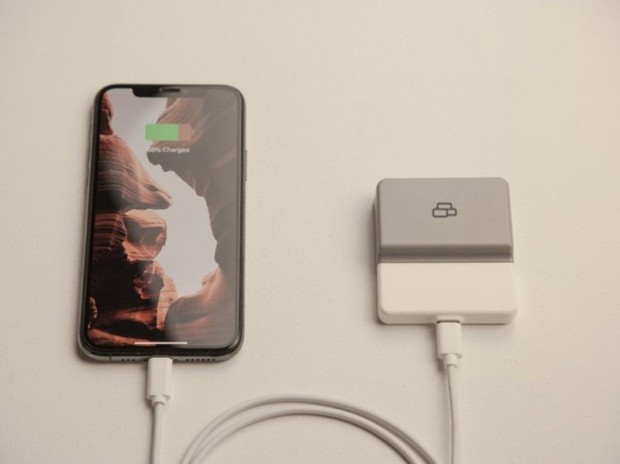 非接触温度計やUV除菌器に変身、機能拡張できるモバイルバッテリー「プロテクションキット」