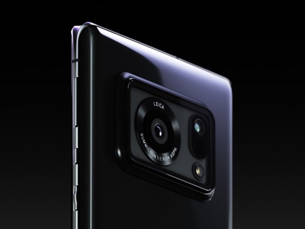 1インチセンサーのライカカメラ＆IGZOの有機EL搭載、新フラッグシップ「AQUOS R6」発表