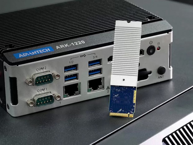 COMPUTEX：周辺パーツと干渉しない超薄型ヒートシンク採用NVMe M.2 SSDがApacerから