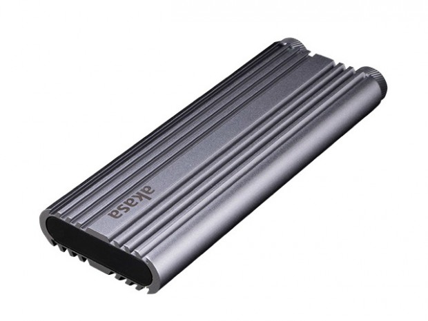 USB3.2 Gen.2×2対応フルアルミニウムM.2 SSDケースがAkasaから