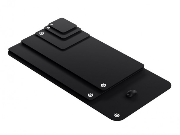 SteelSeries、デスク全体をカバーする約1.2m幅の巨大ゲーミングマウスパッド「QcK 3XL」