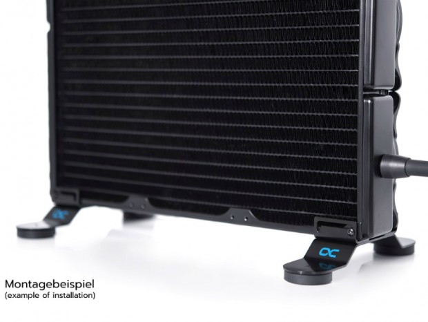 大型ラジエターも安定して支える汎用スタンドがAlphacoolから