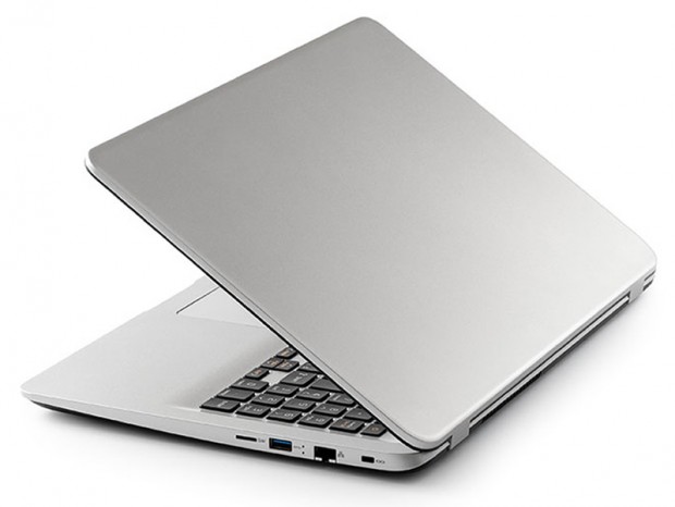 複数ソフトの同時使用に向く15.6型Core i7-1165G7搭載ノートがサードウェーブから