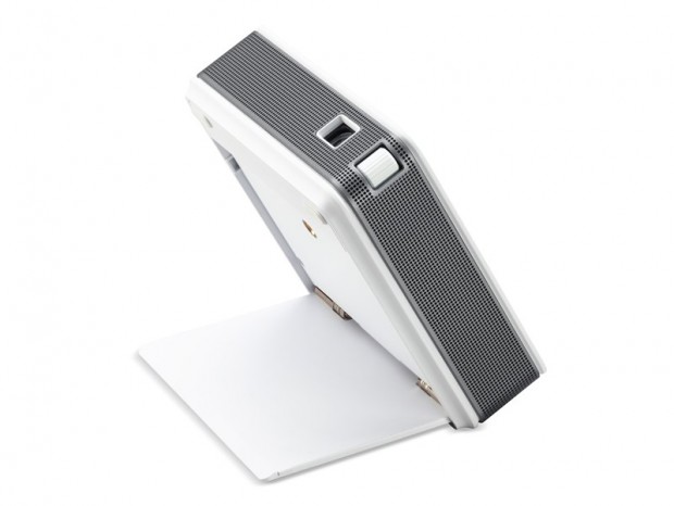 エイサー、スマホの縦長コンテンツをキレイに投写できる軽量モバイルプロジェクター発売