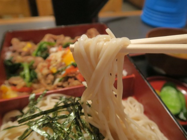 アキバ老舗の蕎麦屋で食べる すき焼きセット エルミタージュ秋葉原