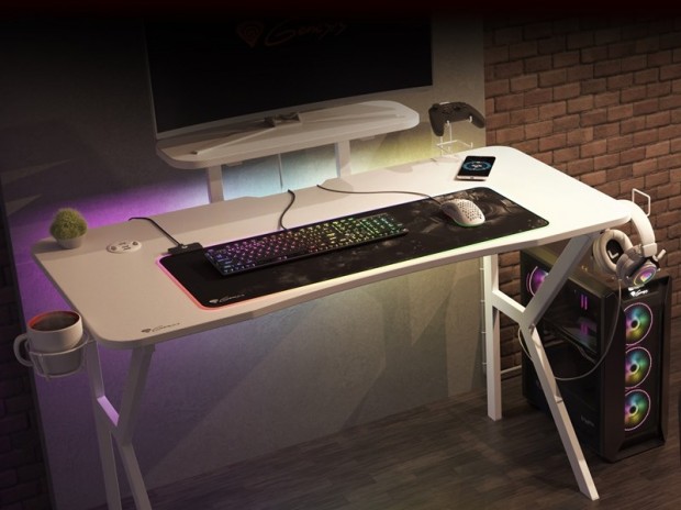 Genesis、ドリンクホルダーやワイヤレス充電器付きゲーミングデスク「HOLM 320 RGB」