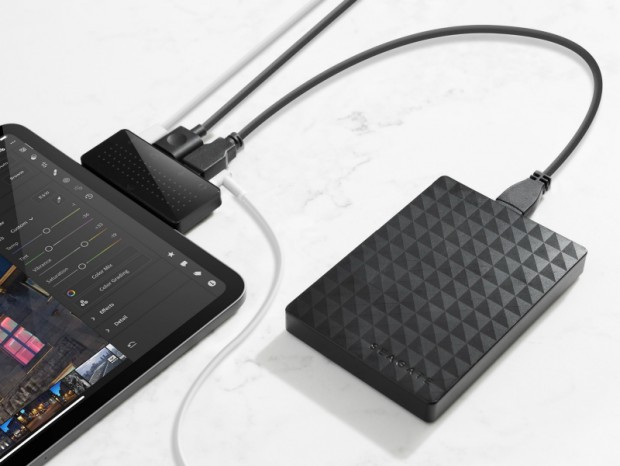 iPadに直付けできるUSB Type-Cハブ、Twelve South「StayGo Mini」