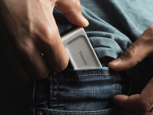 最高2,000MB/secの小型ポータブルSSD、Kingston「XS2000」国内発売開始