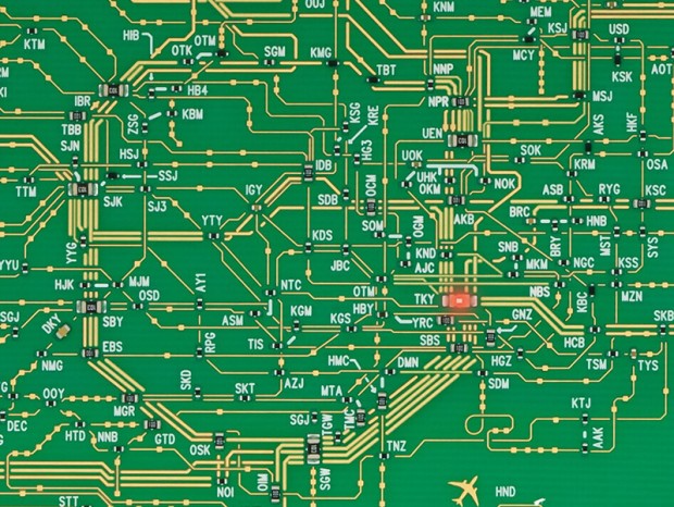 FLASH 東京回路線図 iPhone 12 / 12 Pro ケース 基板の配線パターンで描写