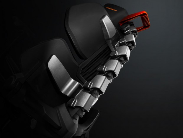 COUGAR、外骨格のような“背骨”を備えたゲーミングチェア「Terminator」登場