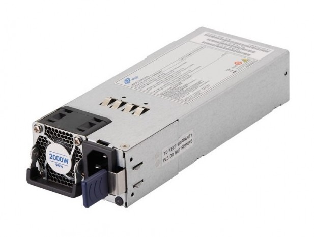 80PLUS TITANIUM認証の2,000Wリダンダント電源「FSP2000-20HM」