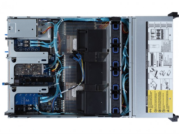 最大20台のPCIe4.0 SSDに対応するGRAID SupremeRAID搭載サーバーがGIGABYTEから