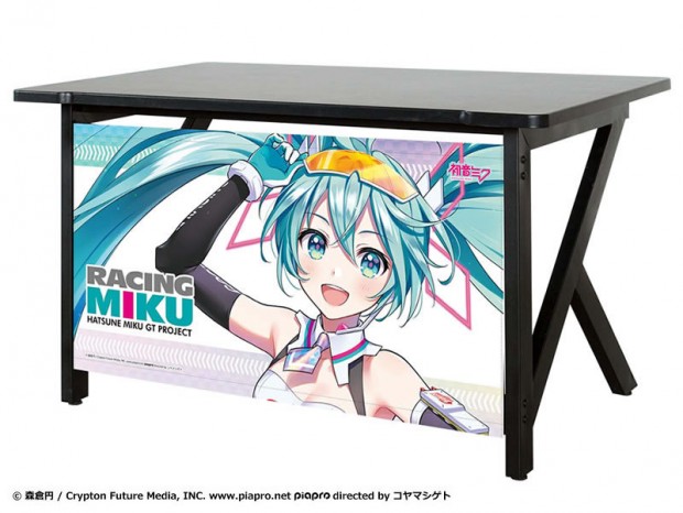 ツクモ、「レーシングミク2021Ver.」コラボのゲーミングデスクが予約受付中