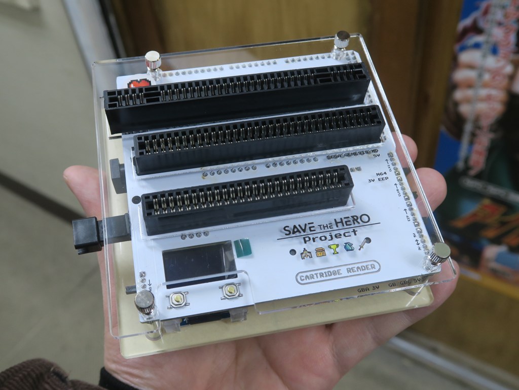 レトロゲーム全16種のセーブデータを読み書きできる「カートリッジリーダー」が発売 エルミタージュ秋葉原