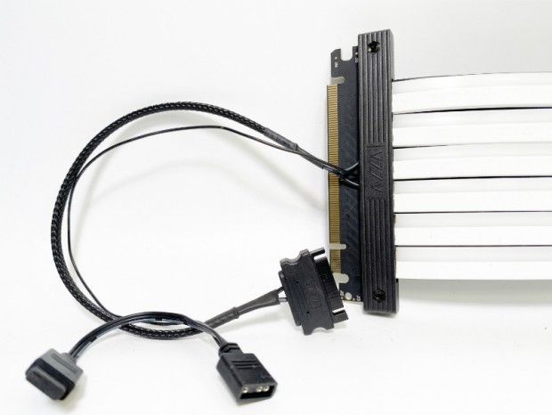 光るPCI-Express(x16)ライザーケーブル、AZZA「RGB GPU RISER CABLE」発売 - エルミタージュ秋葉原