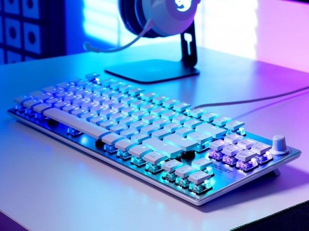 ROCCAT、白鍵盤が映える光学スイッチ搭載キーボード「Vulcan TKL Pro Arctic White」