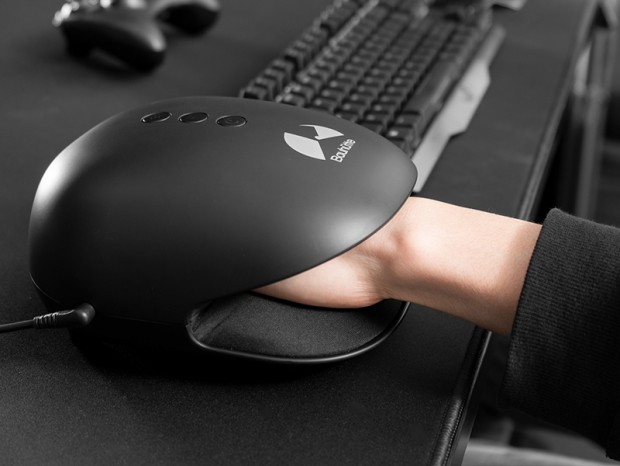 Bauhutte、ゲーマーの手を揉みほぐす卓上ハンドマッサージャー発売開始