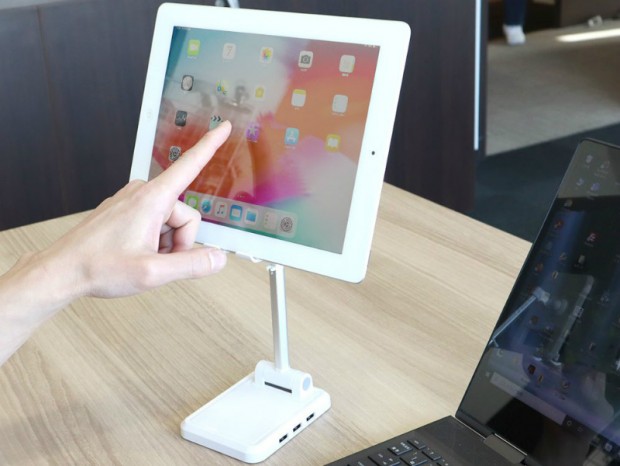 充電も同時にできるタブレットスタンドがサンコーから発売開始