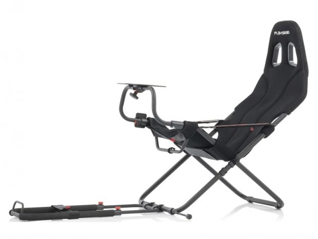 ステアリングを付けたまま折りたためるシミュレータ用コクピット「Challenge ActiFit」発売