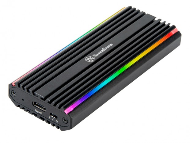 NVMe/SATA両対応のイルミネーション搭載M.2 SSDケース、SilverStone「MS13」