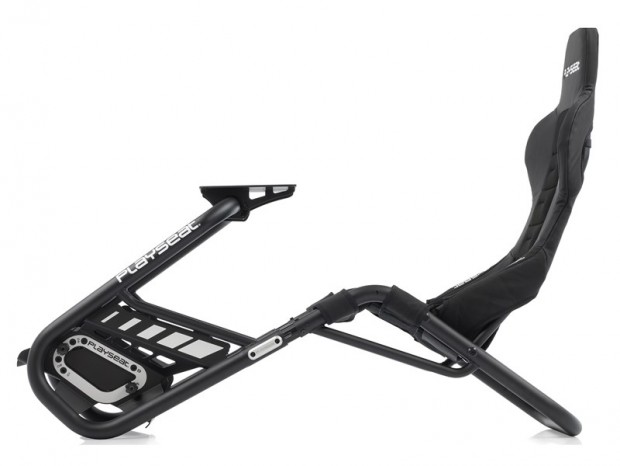 Playseat、フルカスタム可能なフレームレスレーシングシミュレータ「Trophy」