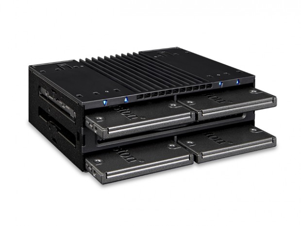 5.25インチベイに4台の2.5インチドライブを搭載できるリムーバブルラックがICY DOCKから