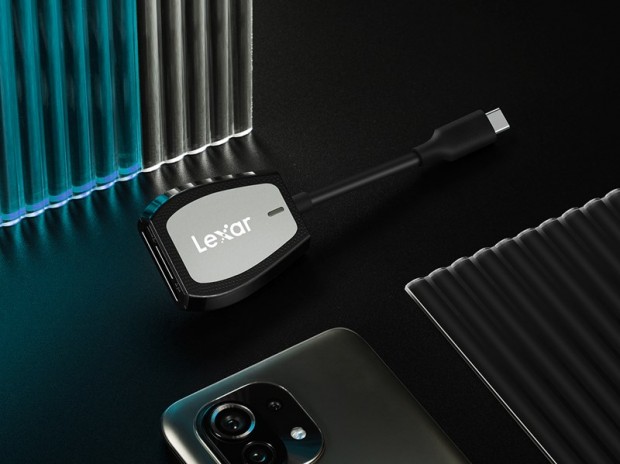 最大312MB/sec転送のType-Cカードリーダー「Professional USB-C Dual-Slot Reader」