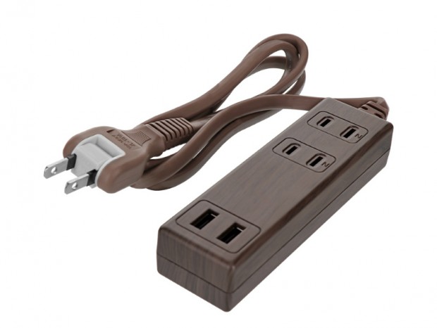 急速充電対応のUSBポートを備えた木目調電源タップがオウルテックから