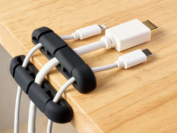 エレコム、複数系統のケーブル配線を可視化できるケーブルホルダー発売