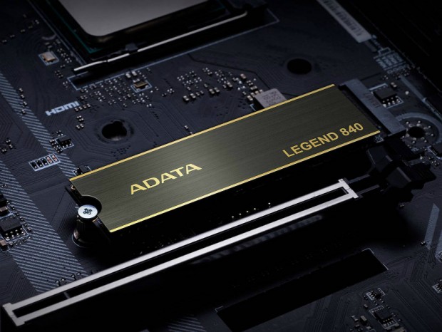 ヘアライン加工の薄型ヒートシンクが付属するNVMe SSD、ADATA「LEGEND」シリーズ発売