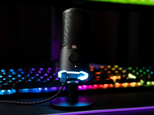 指向性をワンタッチで切り替えられるゲーマー向けUSBマイク、「JBL Quantum STREAM」