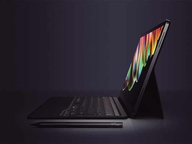 世界最軽量599gの13.3型2-in-1タブレットPC、富士通「FMV LOOX