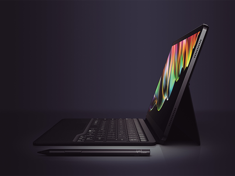 世界最軽量599gの13.3型2-in-1タブレットPC、富士通「FMV LOOX