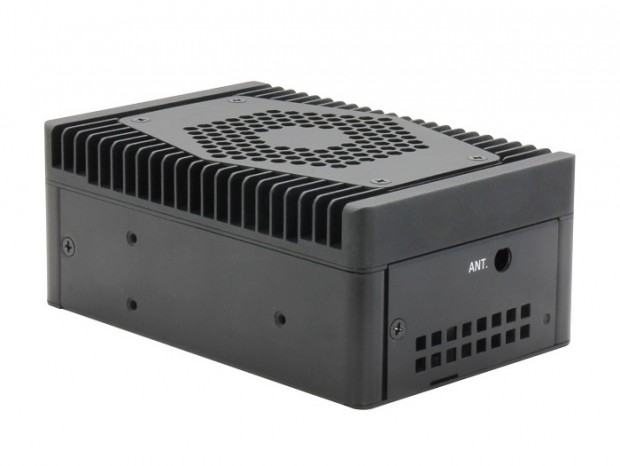 AAEON、第11世代Core i7を搭載するPico-ITXベースの超小型組み込み向けベアボーン