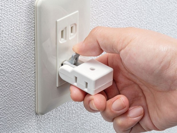 サンワサプライ、レバーを押すだけで簡単に抜けるマイクロ電源タップ3製品を発売