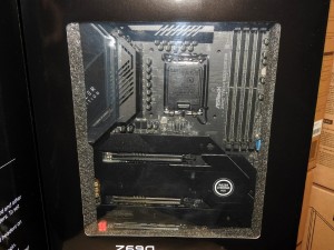 ASRock x Razerコラボのハイエンドマザー「Z690 Taichi Razer