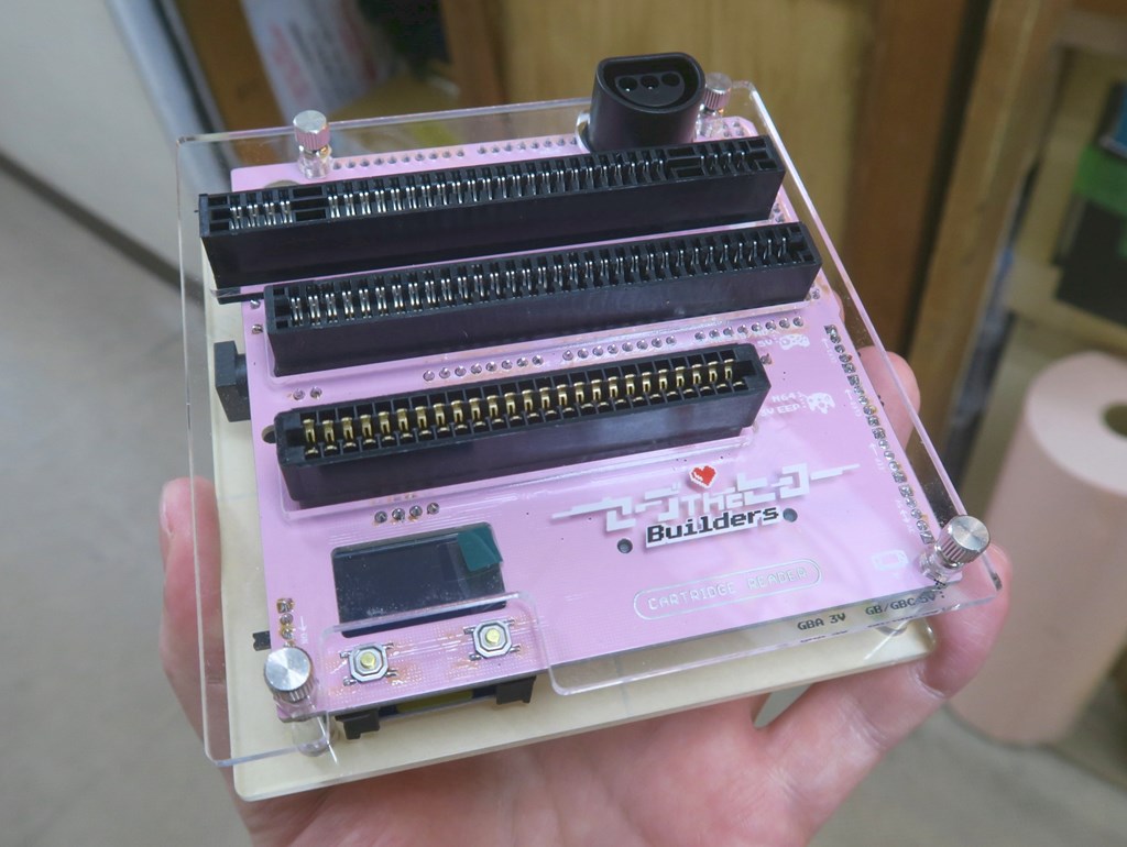 レトロゲームのセーブデータを読み書きできるマルチダンパー「Cartridge Reader」に新モデル エルミタージュ秋葉原